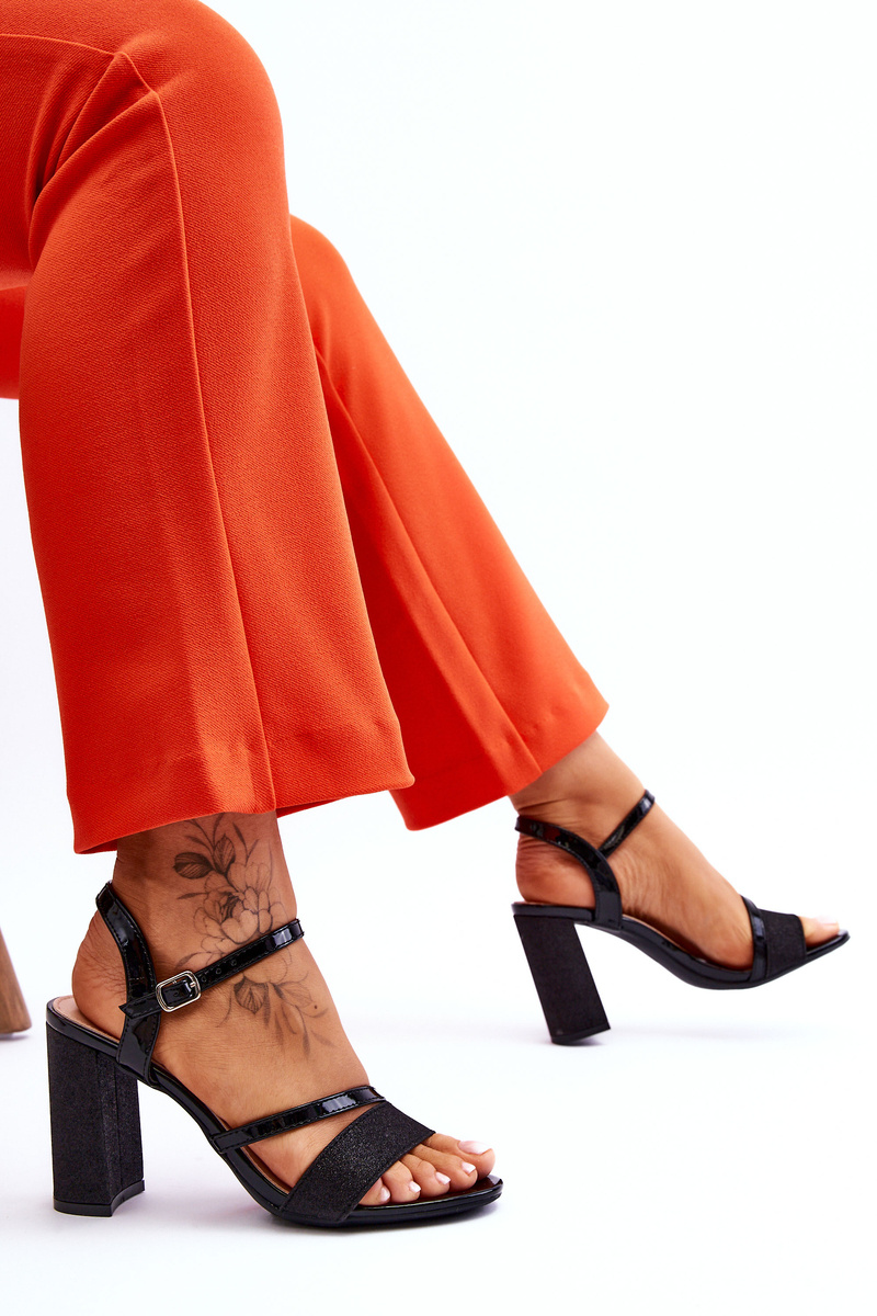 Błyszczące Sandały Na Obcasie Czarne Alicia - obrazek 6