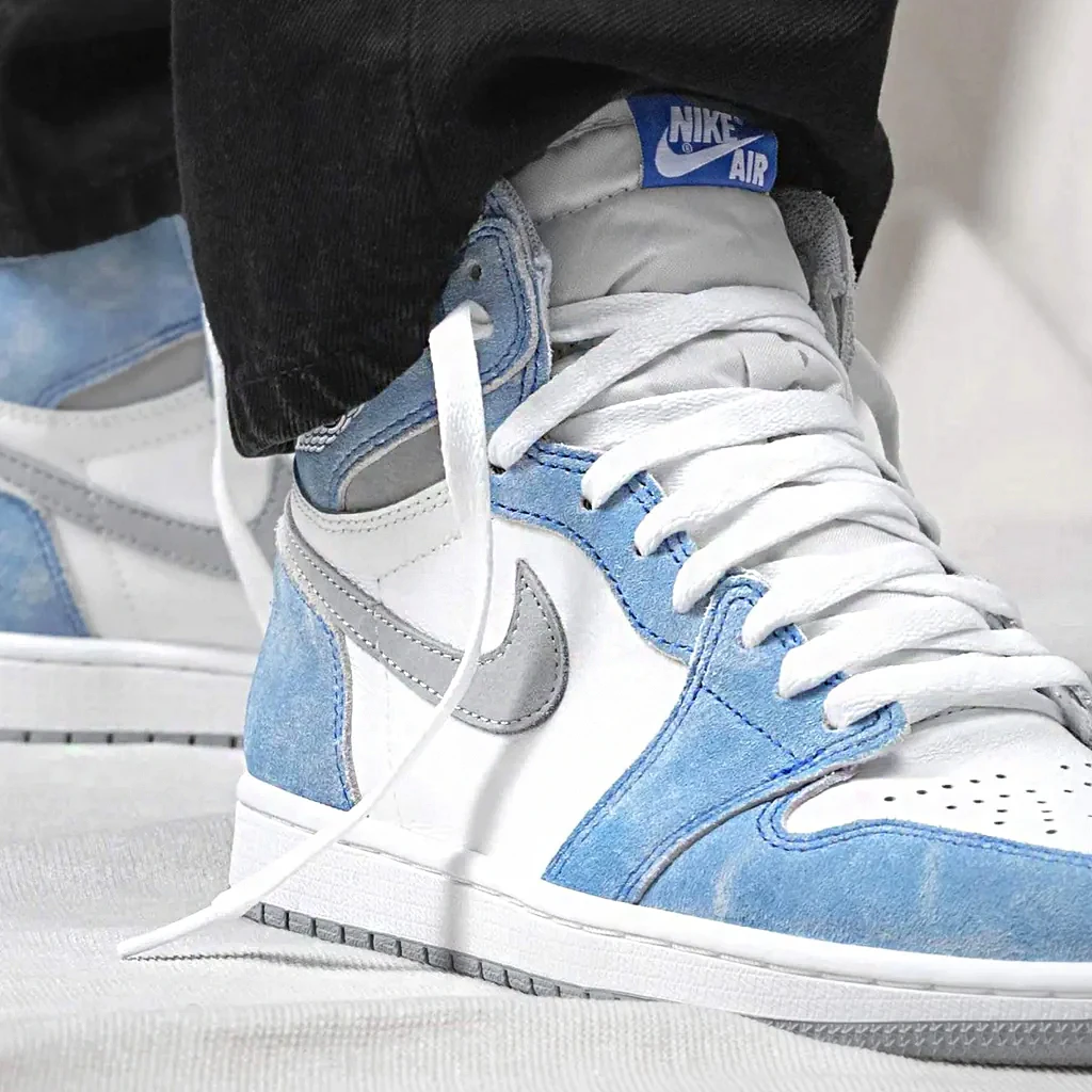 Nike Air Jordan 1 Retro High OG Hyper Royal 555088-402 - buty biało-niebiesko-szare - obrazek 6